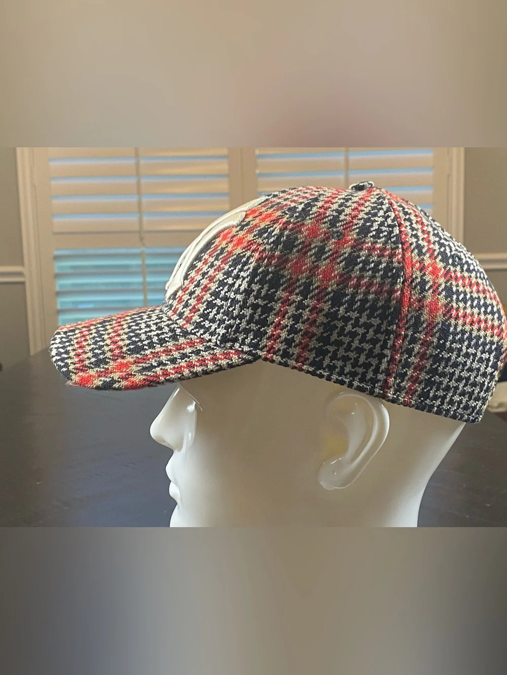 Gucci Black, White & Red Houndstooth Baseball Cap with Embroidered Logo - Picture 6 of 12